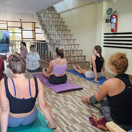 Phangan Barsay Hostel 通萨拉 外观 照片